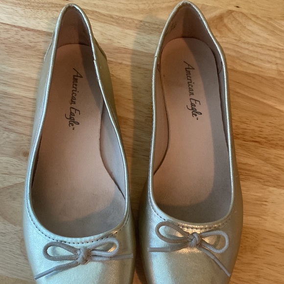 American Eagle Metallic Ballet Flats with Bow Accent - Picture 4 of 12